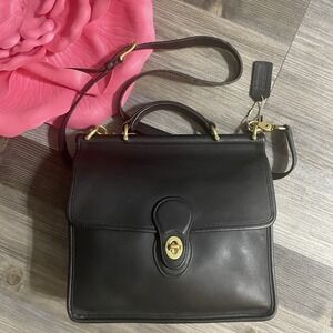 Vintage COACH Willis Leather Station Crossbody Shoulder Bag In Black Style 9927